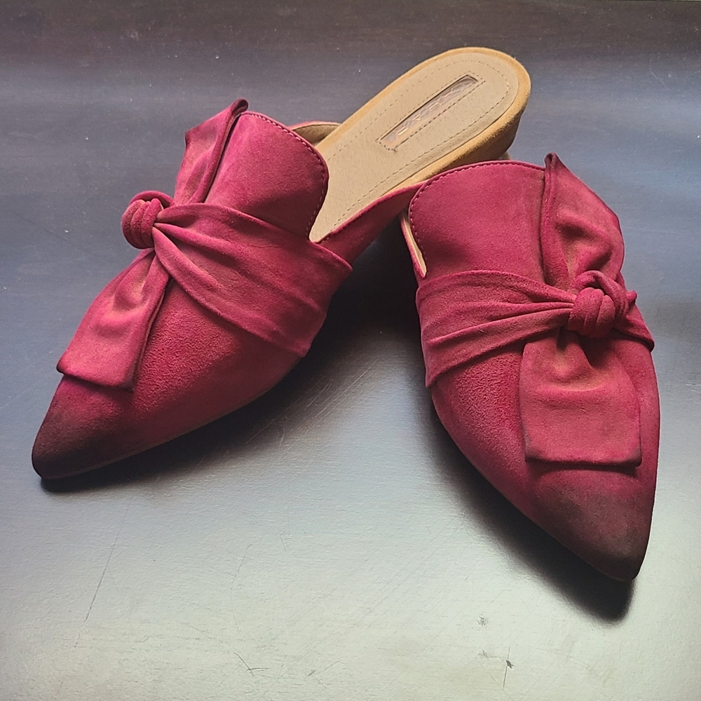 Tahari dress flats